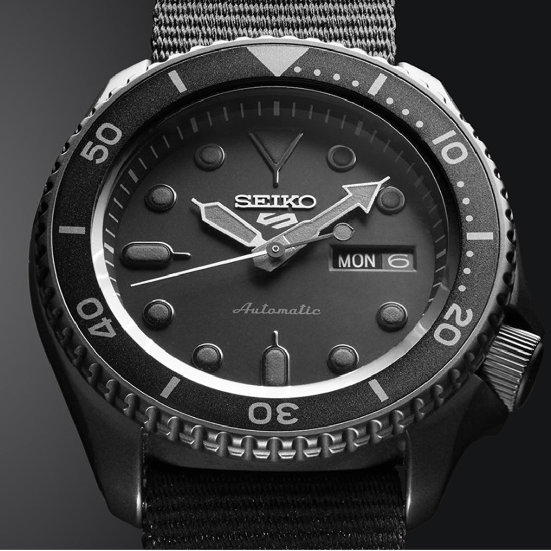 Seiko SRPD79K1 automatico nero hard coating 42,5mm quadrante nero calibro 4R36 nylon