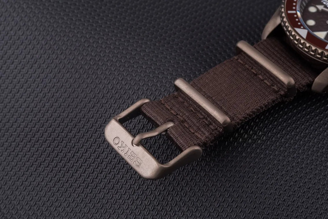 Seiko SRPD85K1 automatico marrone hard coating 42,5mm quadrante day date calibro 4R36 nylon