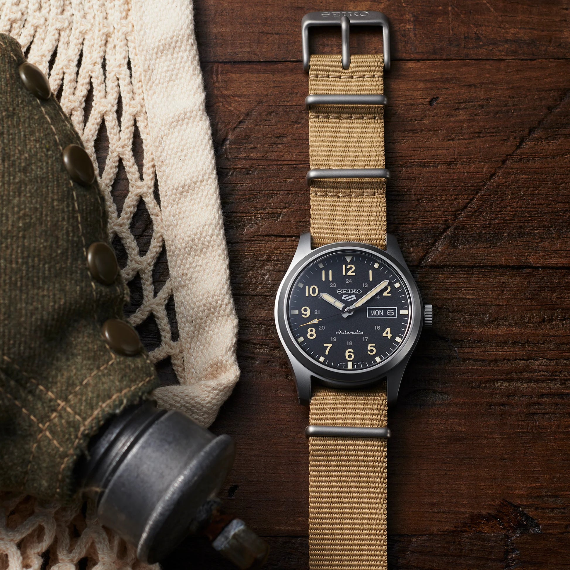 Seiko 5 Sports SRPG37K1 automatico quadrante nero 39.4mm cassa acciaio cinturino marrone pilot khaki