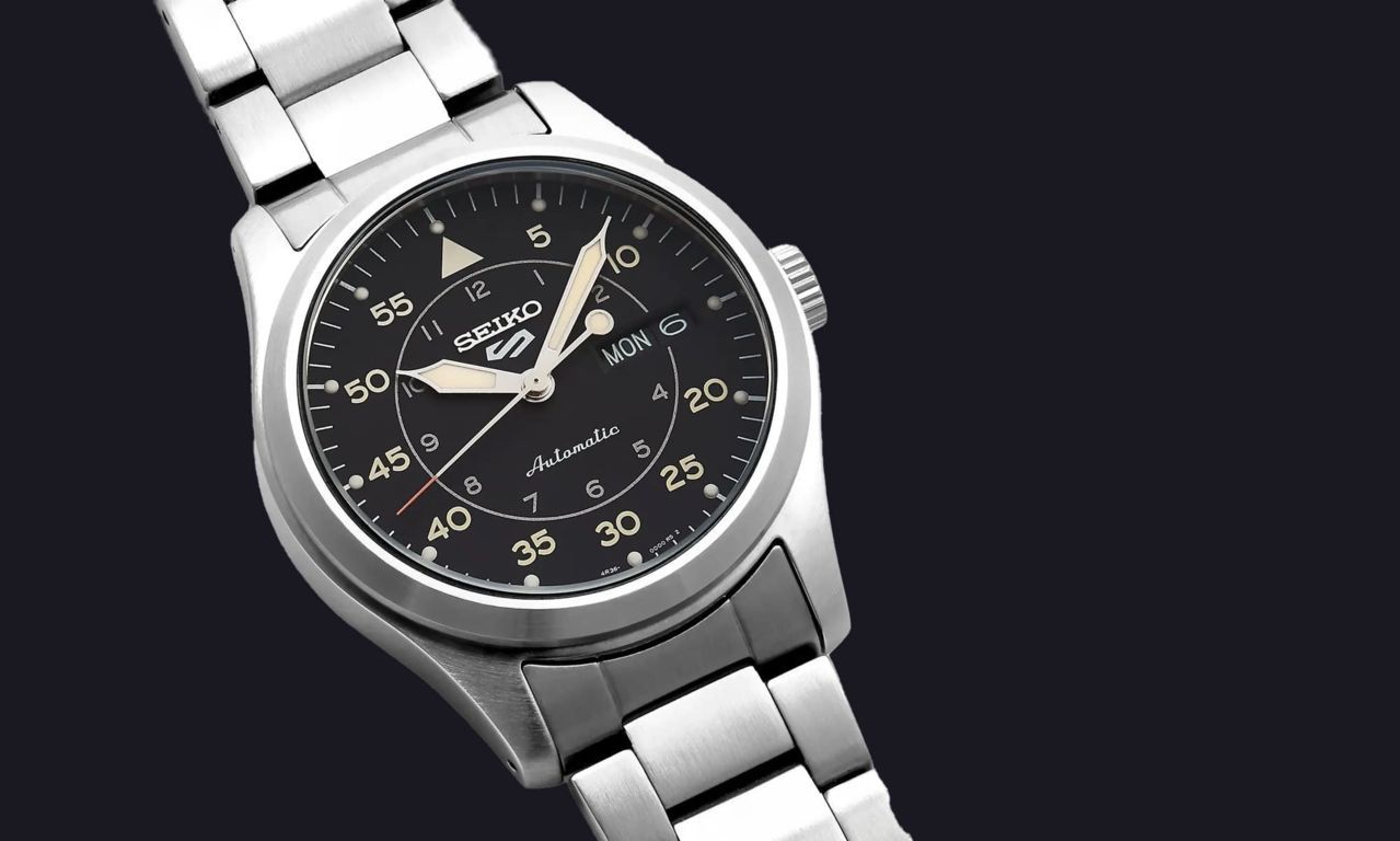 Seiko SRPH27K1 automatico quadrante nero 39.4 mm acciaio stile pilot field movimento 4R36 uomo