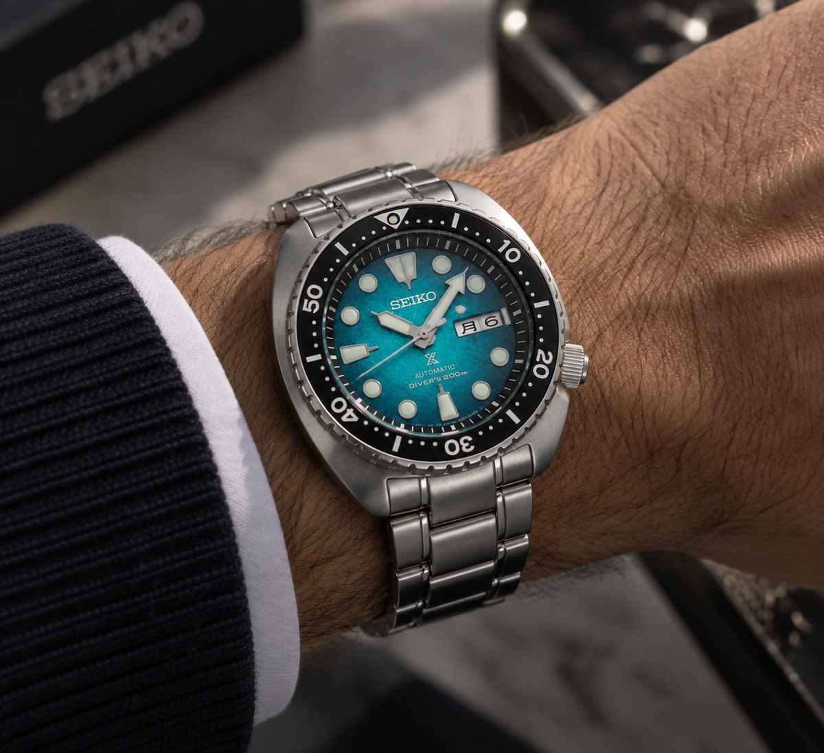 Seiko_SRPH57_Prospex_King_Turtle_U.S._Special_Edition_automatico_45_mm_con_quadrante_verde_turchese_lunetta_in_ceramica_nera_e_bracciale_in_acciaio_