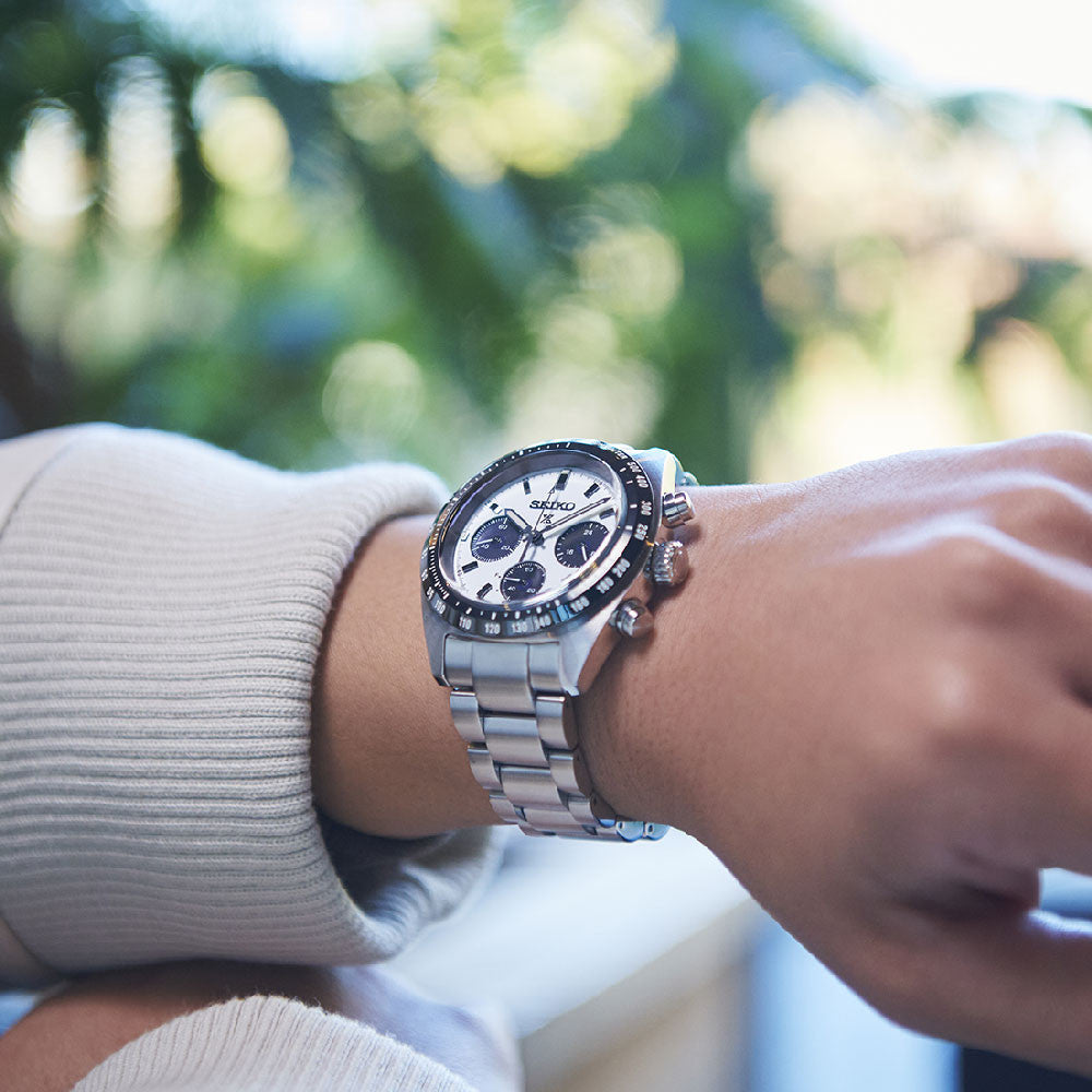 Seiko SSC813P1 cronografo solare quadrante bianco panda lunetta nera 39 mm – codice SSC813P1 – orologio uomo