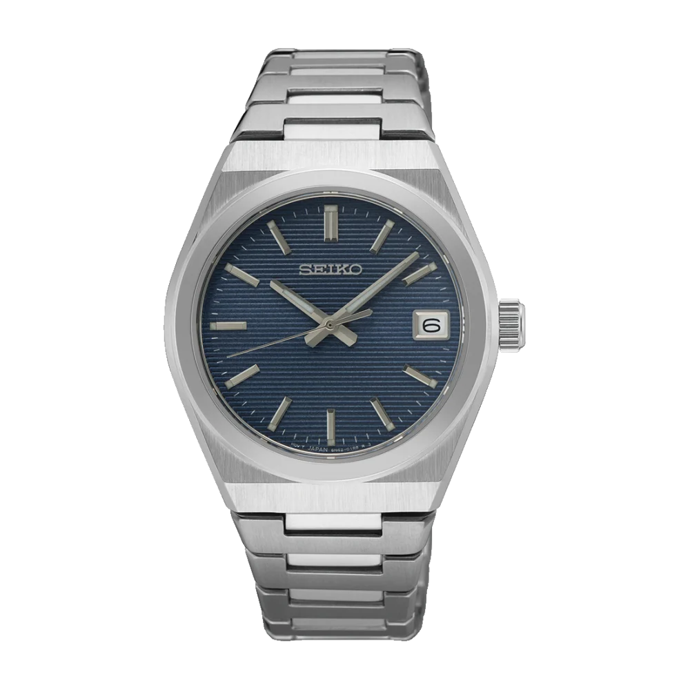 Seiko SUR575P1 Classic donna 34 mm con quadrante blu a striature orizzontali, cassa in acciaio, vetro zaffiro e bracciale integrato.