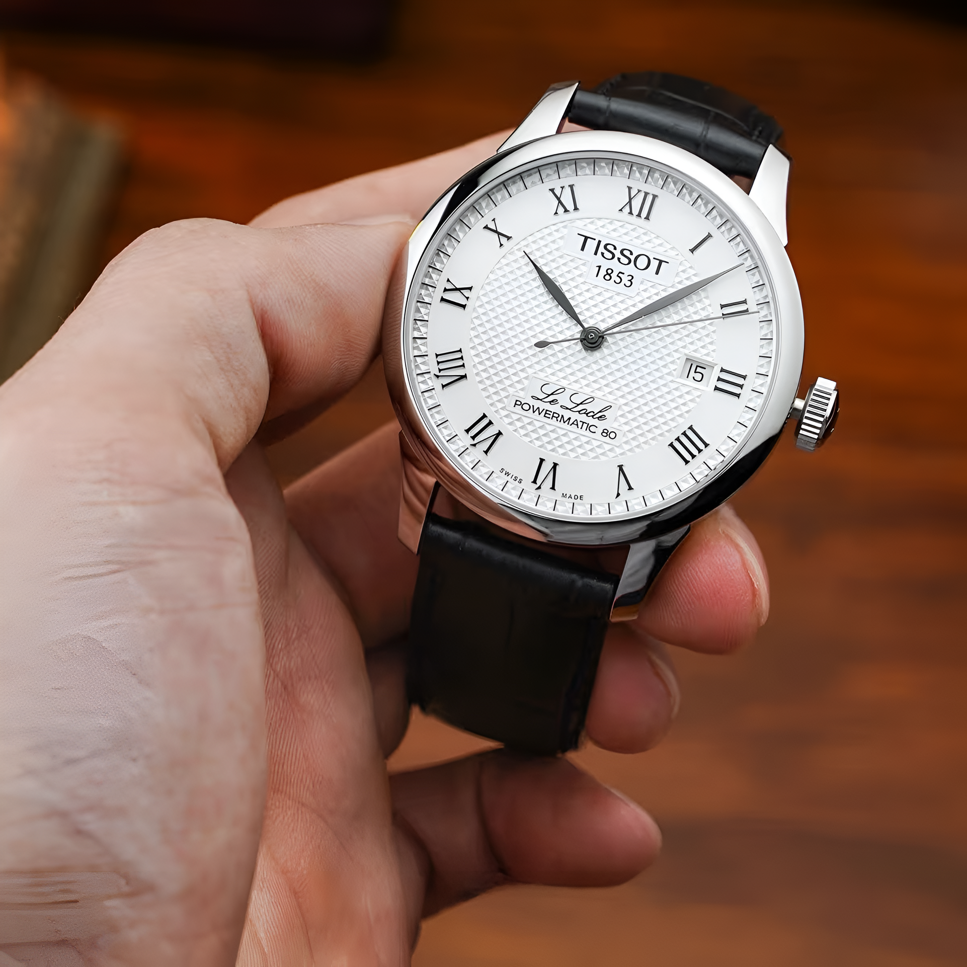Tissot Le Locle Automatic Swiss Made 39.3mm Argento con cinturino in pelle – Codice T006.407.16.033.00, movimento automatico, vetro zaffiro, fondello trasparente