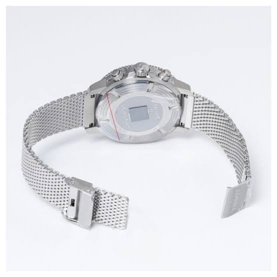 Tissot Seastar 1000 Chronograph T120.417.11.041.02 45,5 mm con cassa in acciaio, vetro zaffiro, lunetta in alluminio e fondello trasparente.