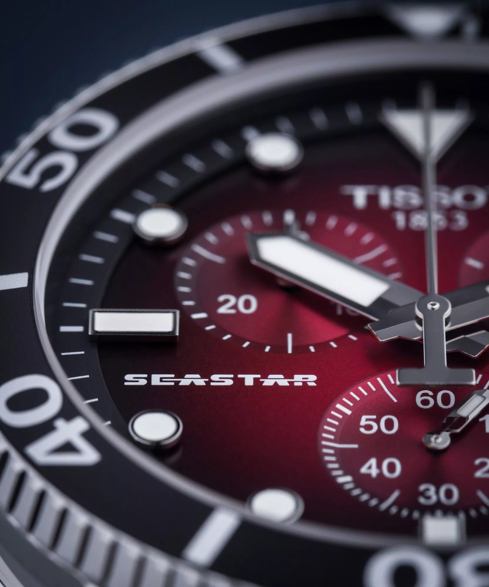 Tissot Seastar 1000 Chronograph quarzo Swiss Made rosso sfumato 45,5mm T120.417.11.421.00 con cassa acciaio e vetro zaffiro antigraffio