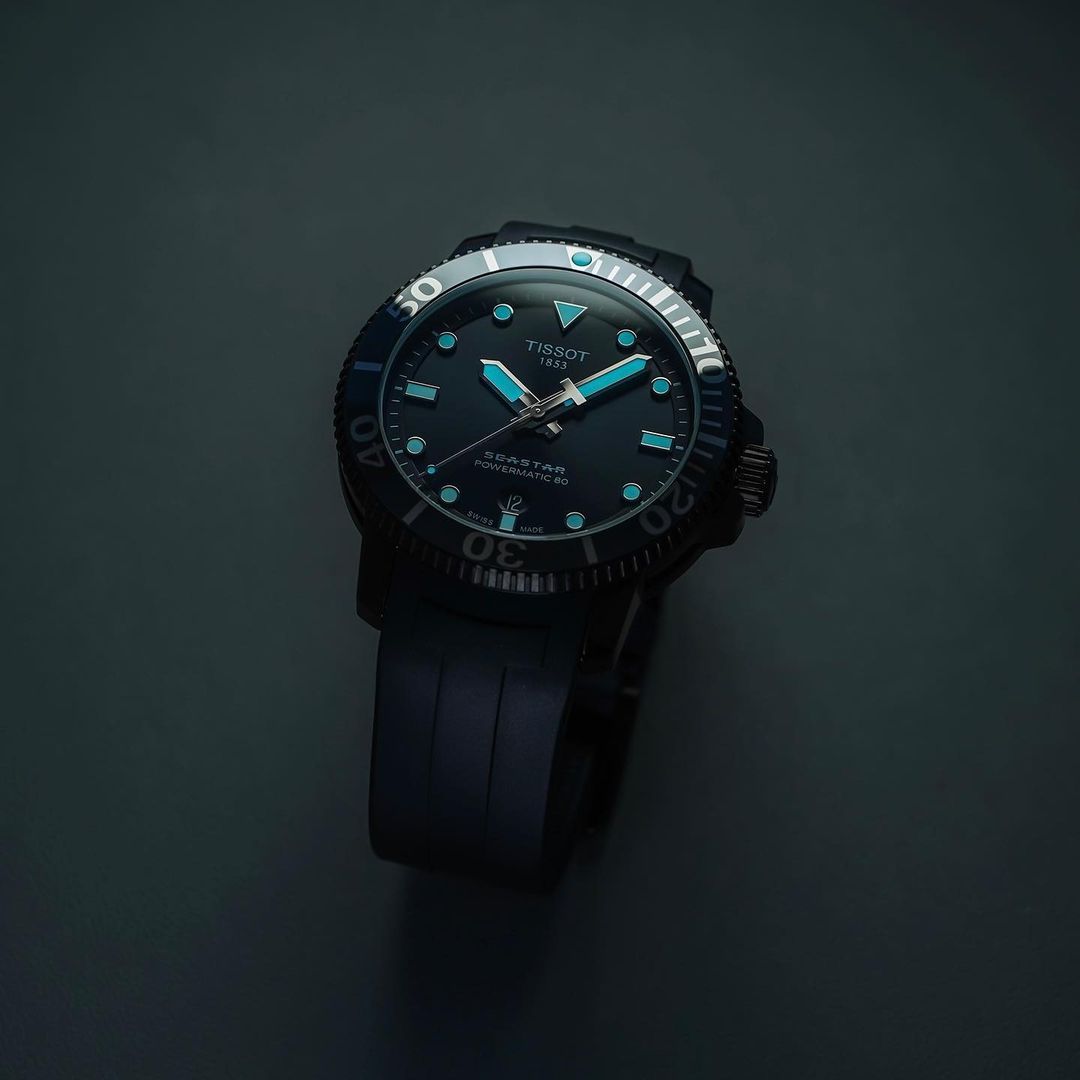 Tissot Seastar 1000 Automatico 43mm T120.407.37.051.00 quadrante nero Powermatic 80 300m ghiera unidirezionale cinturino gomma