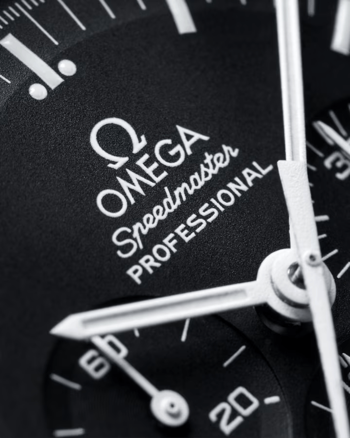 Omega Speedmaster Moonwatch 310.30.42.50.01.001 – Iconic Manual Winding Chronograph with Black Dial