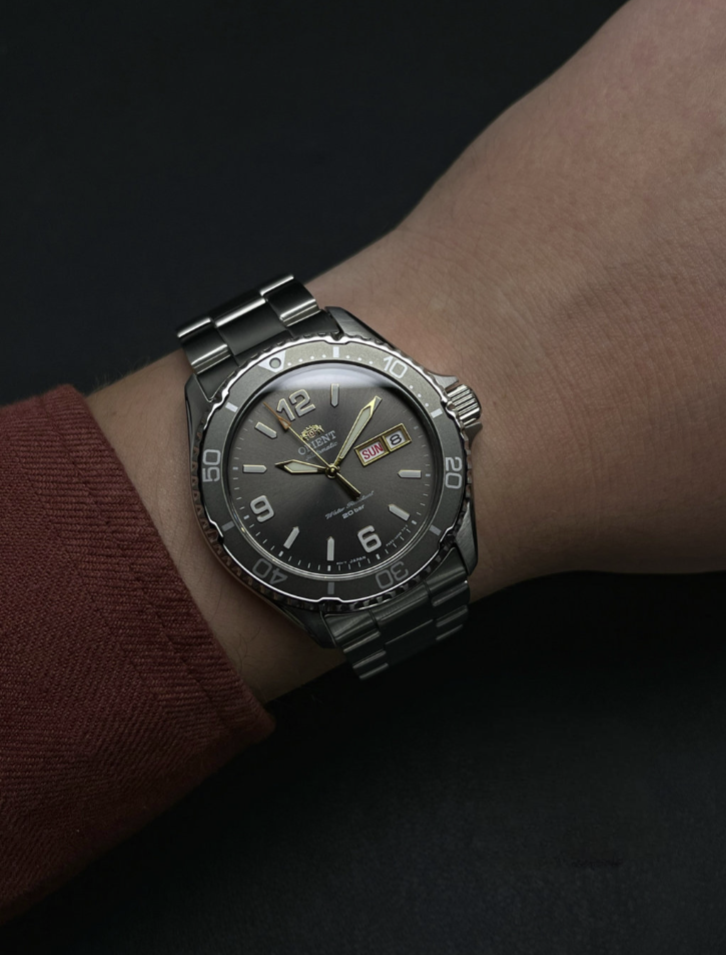 https://mdrwatch.com/products/orient-ra-grigio-automatic-diver-day-date